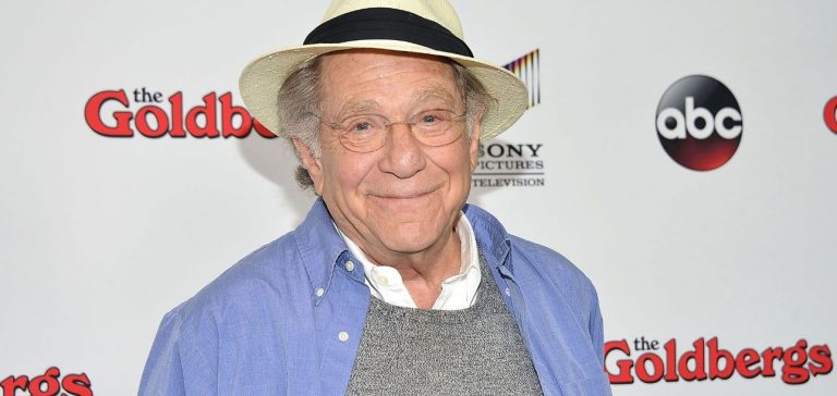 George Segal, l’attore interprete della serie “The Goldbergs” ci lascia all’età di 87 anni