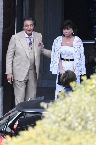 “House of Gucci”: Adama Driver, Lady Gaga e Al Pacino nelle nuove immagini del set