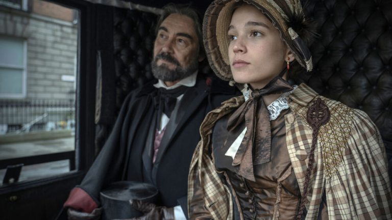 “La Templanza”: il Poster e il Trailer della serie basata sul romanzo di Maria Duenas dal 26 marzo su Prime Video