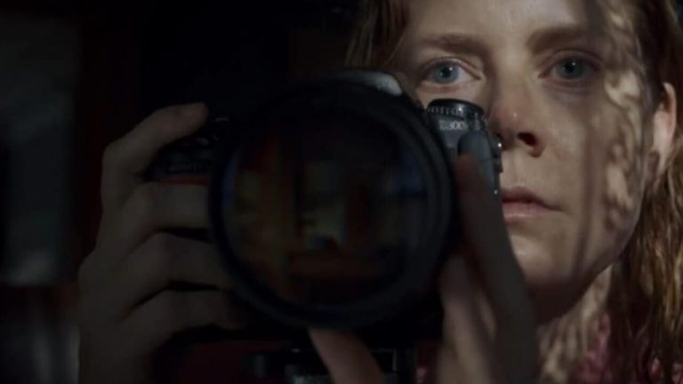 “La Donna alla Finestra”: il thriller con Amy Adams approderà su Netflix a maggio
