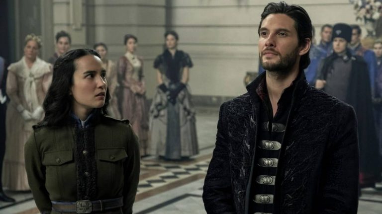 “Tenebre e Ossa”: il Trailer Ufficiale della serie fantasy dal 23 aprile su Netflix