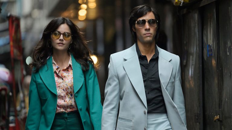 “The Serpent”: il Trailer Ufficiale della serie sul serial Killer Charles Sobhraj in arrivo su Netflix