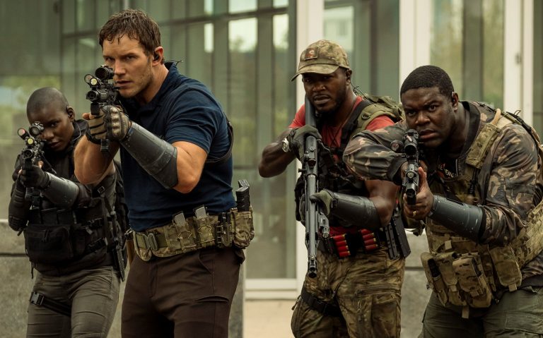 “The Tomorrow War”: Prime Immagini per l’action movie con Chris Pratt, domani il Teaser Trailer