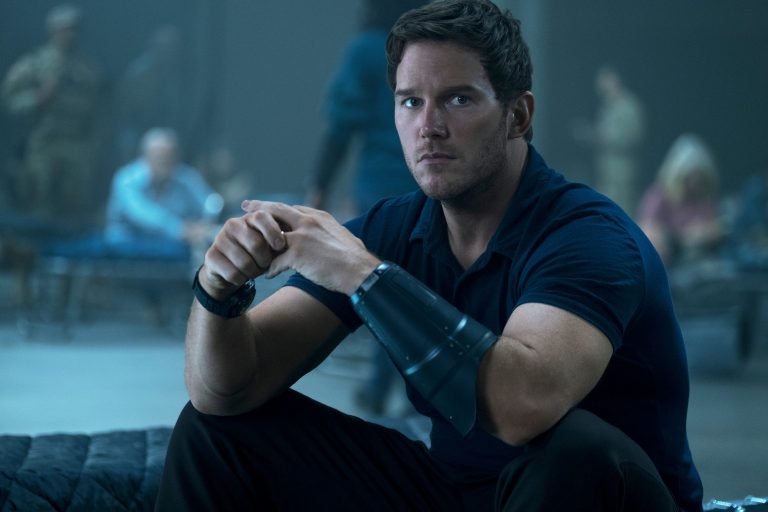 “The Tomorrow War”: Prime Immagini per l’action movie con Chris Pratt, domani il Teaser Trailer