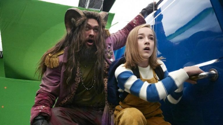 “Slumberland”: Jason Momoa con il cilindro e le corna nelle prime immagini del film Netflix