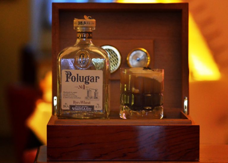 “Ci pensa Drugo”: il drink ispirato al cult “Il Grande Lebowski” di Laura Schirru