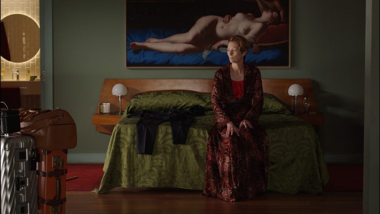 “The Human Voice”: il Poster e il Trailer Ufficiali del cortometraggio d Pedro Almodovar al cinema dal 13 maggio