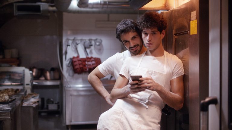 “Maschile Singolare”, diretto da Matteo Pilati e Alessandro Guida dal 4 giugno su Amazon Prime Video