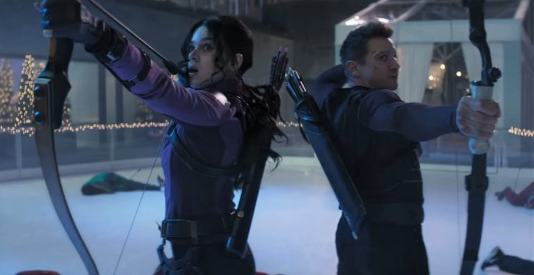 Hawkeye: Jeremy Renner e Hailee Steinfeld nel Trailer Ufficiale della serie