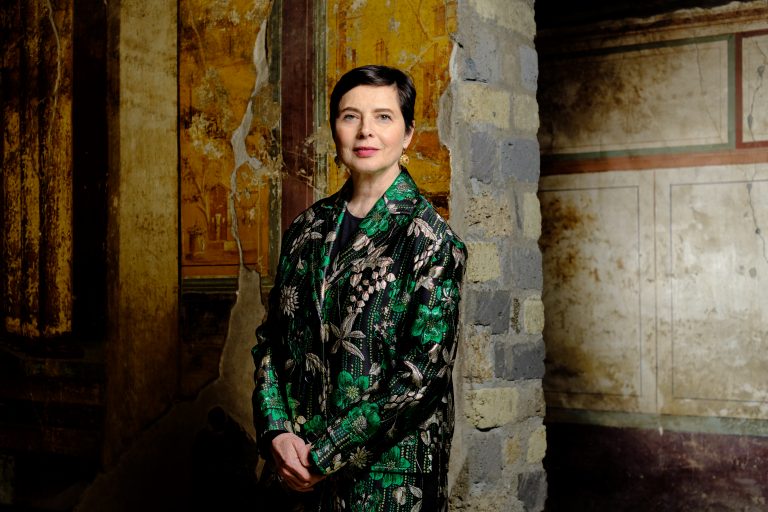 Sky e Nexo Digital: Arriva al cinema “Pompei. Eros e Mito” di Pappi Corsicato con Isabella Rossellini