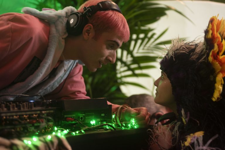 “Anni da cane”: il Poster e il Trailer del film dal 22 ottobre su Prime Video