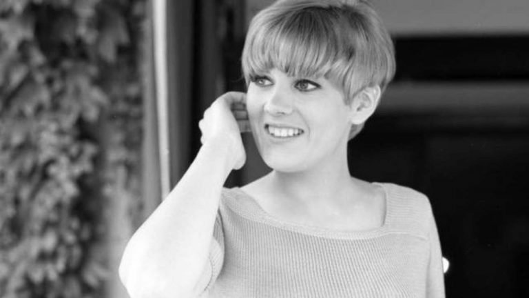 “Caterina Caselli – Una Vita, Cento Vite”: il documentario di Renato De Maria in anteprima alla Festa del Cinema di Roma – il Poster