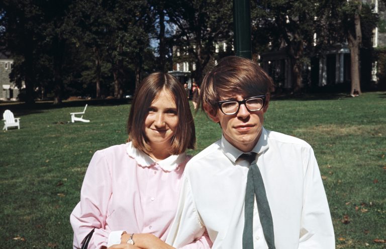 Sky Original: “Stephen Hawking – Riuscite a Sentirmi?” da venerdì 8 ottobre la vita privata, gli amori e i dolori del più grande scienziato del XX secolo