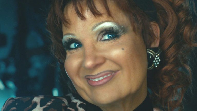 “The Eyes of Tammy Faye”: ogni cosa concorre al bene per coloro che amano Dio