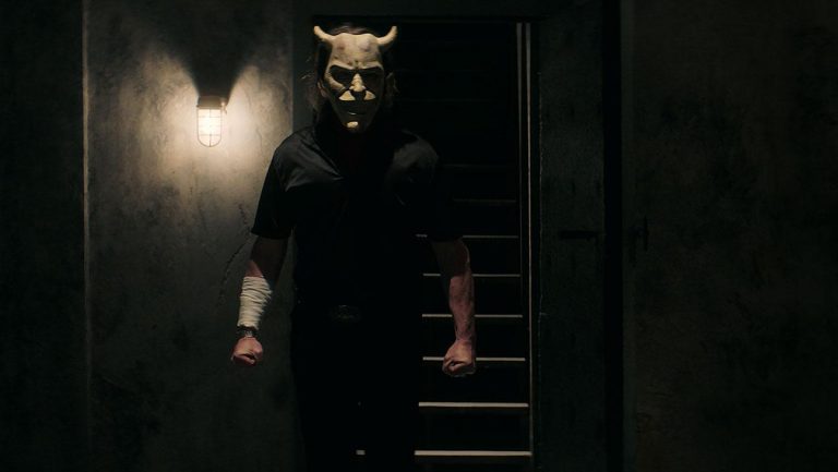 “Black Phone”: Ethan Hawke nel Primo Trailer dell’adattamento horror targato Blumhouse