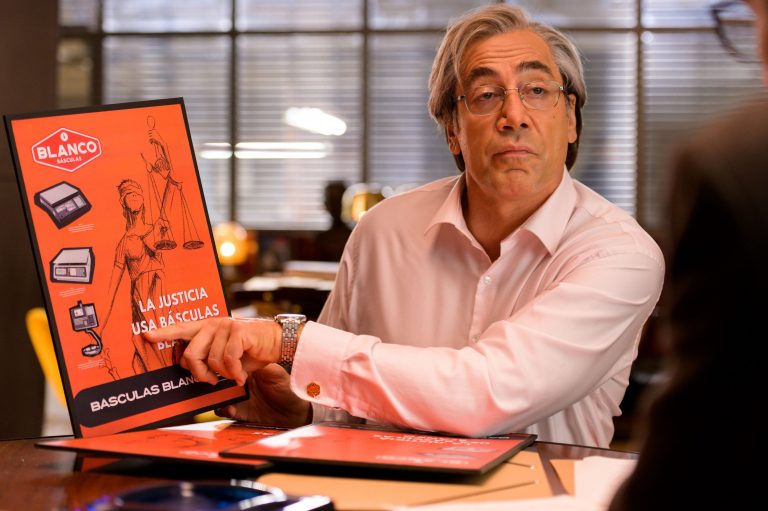 “Il Capo Perfetto”: il Trailer Italiano del film candidato agli Oscar per la Spagna con Javier Bardem