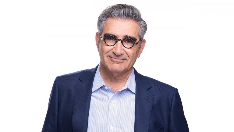 Apple annuncia la docuserie “The Reluctant Traveler” condotta da Eugene Levy