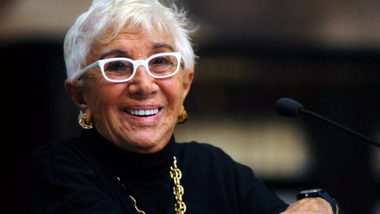 Addio a Lina Wertmüller, la regista, sceneggiatrice e scrittrice italiana ci lascia all’età di 93 anni