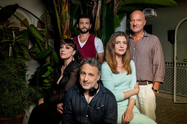 “Vicini di Casa”: il Trailer Ufficiale del film di Paolo Costella con Claudio Bisio, Vittoria Puccini, Valentina Lodovini e Vinicio Marchioni