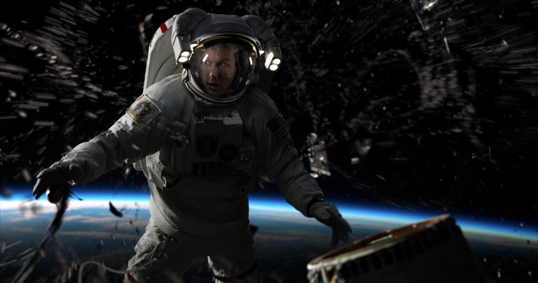 “Moonfall”: il Nuovo Poster Ufficiale Italiani del film di Roland Emmerich nei cinema italiani dal 17 marzo