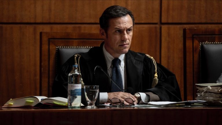 “Vostro Onore”: da lunedì 28 febbraio su Rai 1 il legal thriller con protagonista Stefano Accorsi