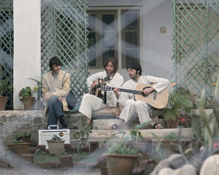 “In India con i Beatles” in streaming su Nexo+ dal 25 febbraio