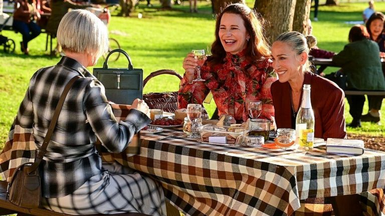 And Just Like That…The Documentary: il trailer del documentario che racconterà la realizzazione della serie revival