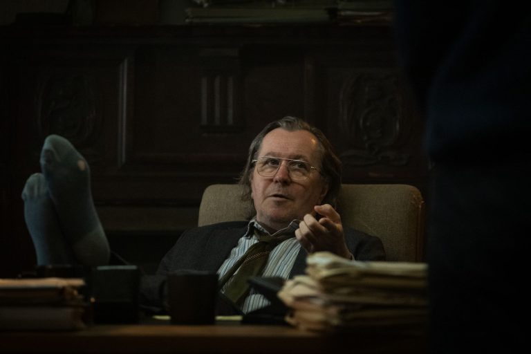 “Slow Horses”: le Prime Immagini della serie con il premio Oscar Gary Oldman dal 1 aprile su Apple TV+