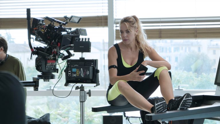 “Tapirulàn”: il Poster Ufficiale del film di e con Claudia Gerini in anteprima al Bifest 2022