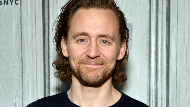 Tom Hiddleston protagonista e produttore esecutivo della serie limitata Apple Original “The White Darkness”