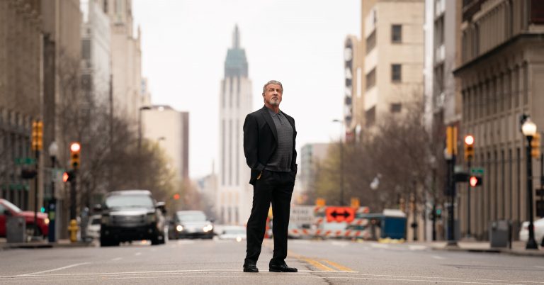 Tulsa King: Sylvester Stallone nella prima immagine della serie di Taylor Sheridan