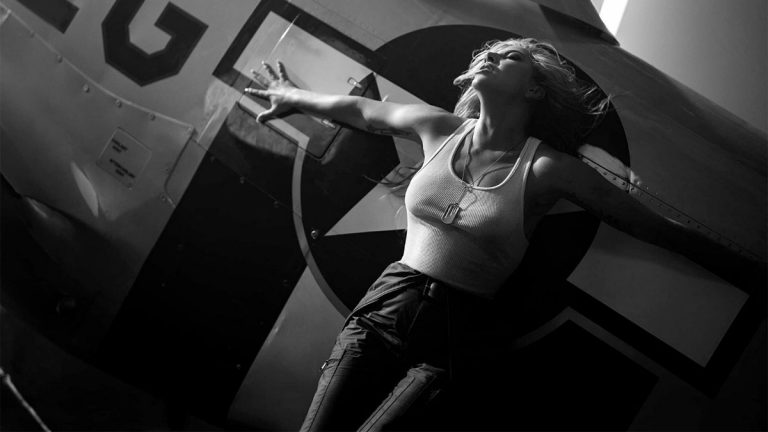 Top Gun: Maverick: Lady Gaga svela il videoclip di “Hold My Hand”
