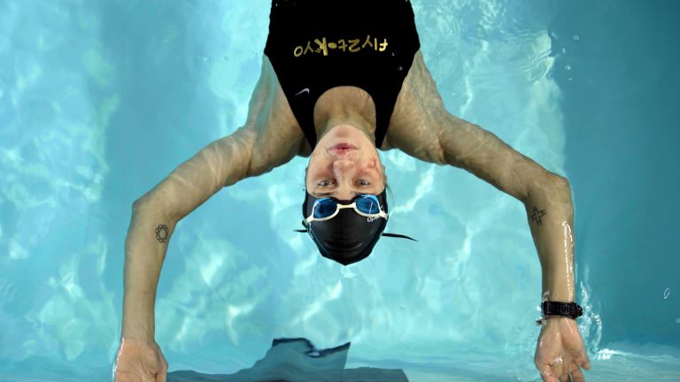 “Corpo a Corpo”: il film documentario si Maria Iovine con Veronica Yoko Plebani, atleta della nazionale paralimpica di Triathlon al cinema dal 20 giugno 2022