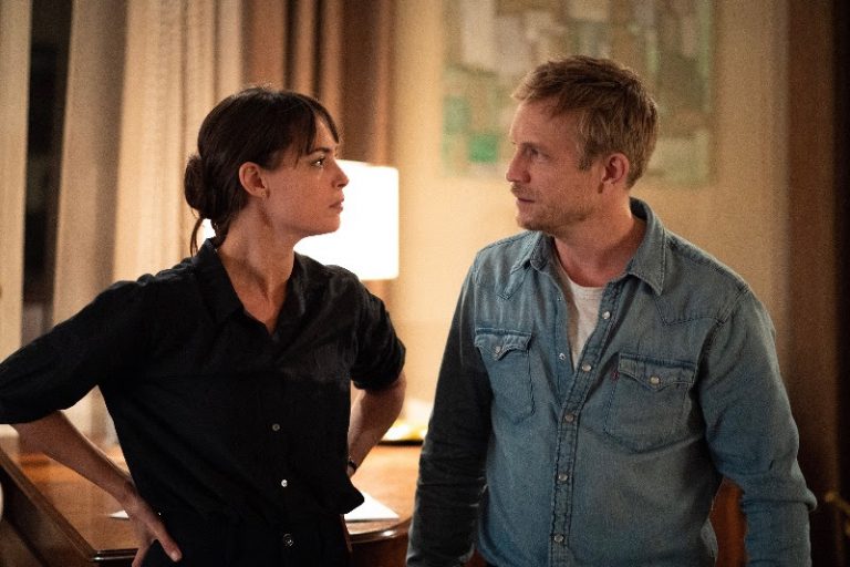 “Un’ombra sulla verità”: slitta al 31 agosto il film di Philippe Le Guay con François Cluzet e Bérénice Bejo