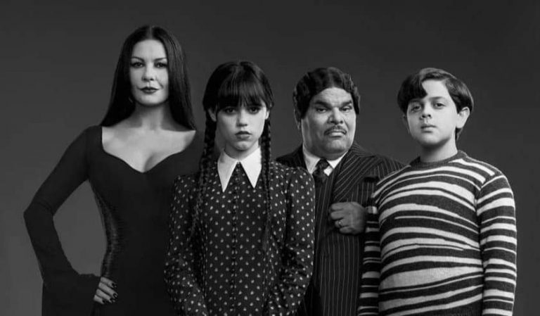 “Wednesday”: nelle Prime Immagini Ufficiali la Famiglia Addams al completo