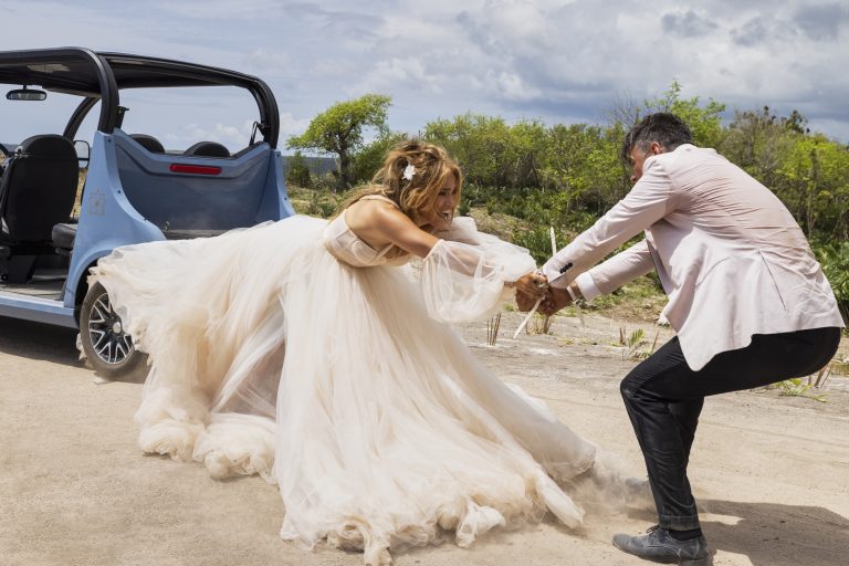 “Un matrimonio esplosivo”: il Poster e il Trailer del film con Jennifer Lopez e Josh Duhamel