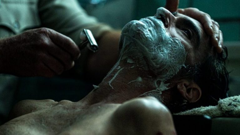 Joker: Folie à Deux: la prima immagine dal set di Joaquin Phoenix conferma l’inizio ufficiale delle riprese