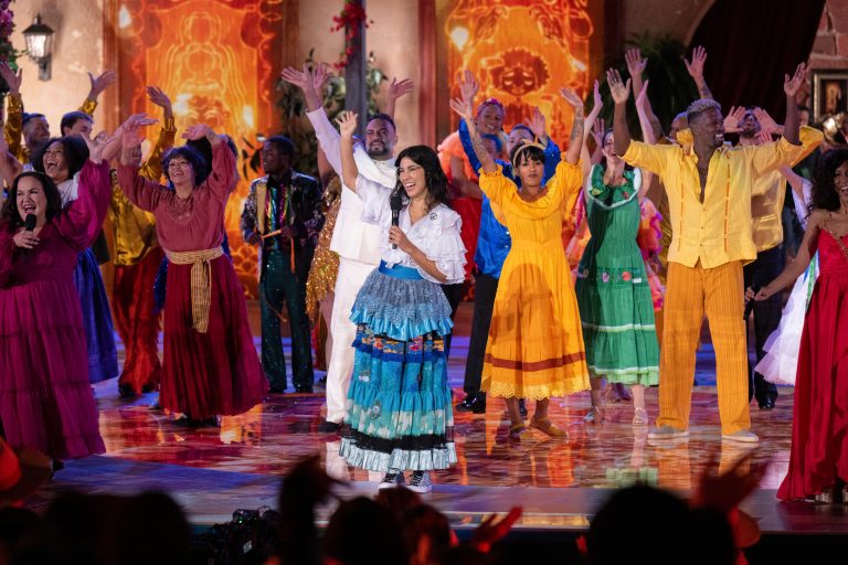 “Encanto at the Hollywood Bowl”: La Key Art e il Trailer dell’evento dal vivo su Disney+ dal 28 dicembre