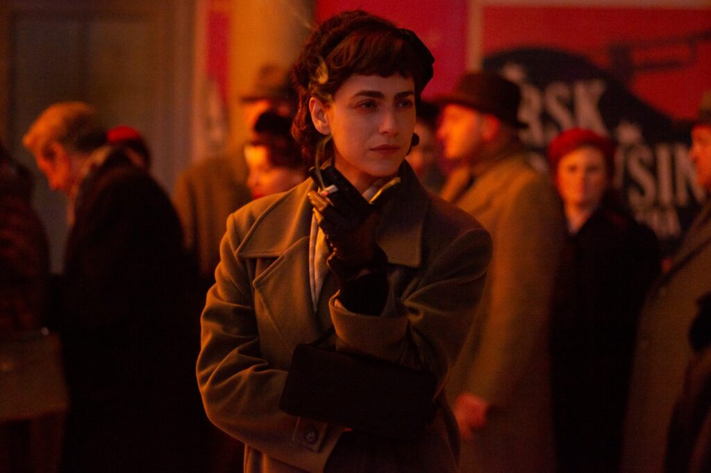 Miss Fallaci - First Look