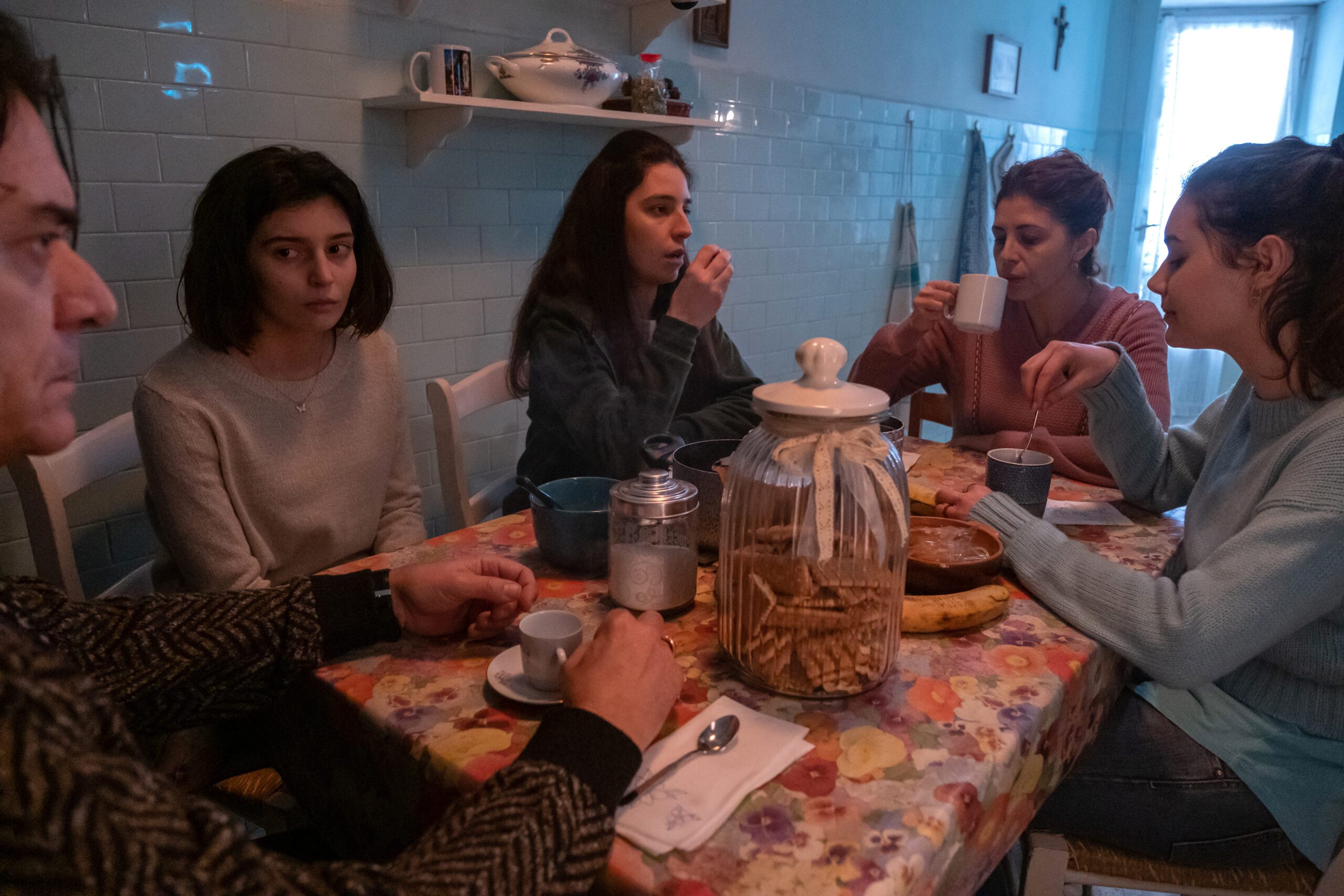 The Good Mothers: la featurette della serie originale italiana su Disney+ dal 5 aprile