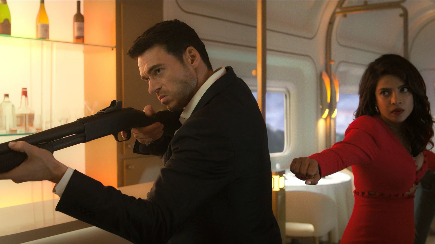 Richard Madden e Priyanka Chopra Jonas in Citadel