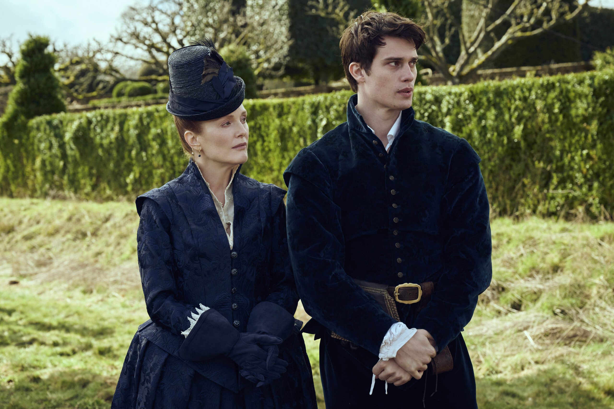 Mary and George Julianne Moore e Nicholas Galitzime