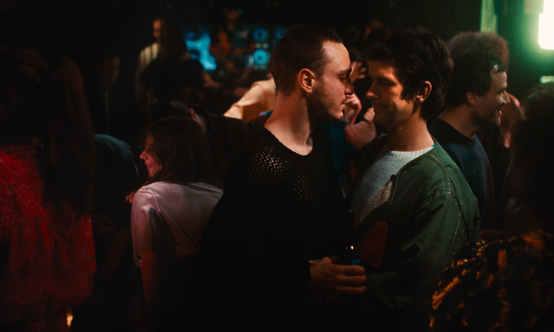 Ben Whishaw, Franza Rogowski in Passages