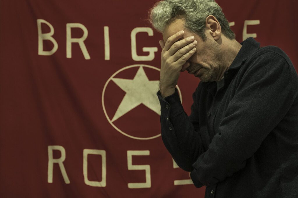 Fabrizio Gifuni in Esterno Notte