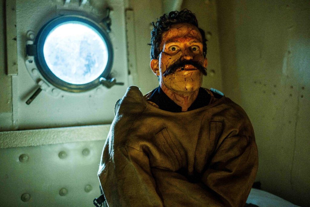 Joel Fry ne la maledizione della queen mary