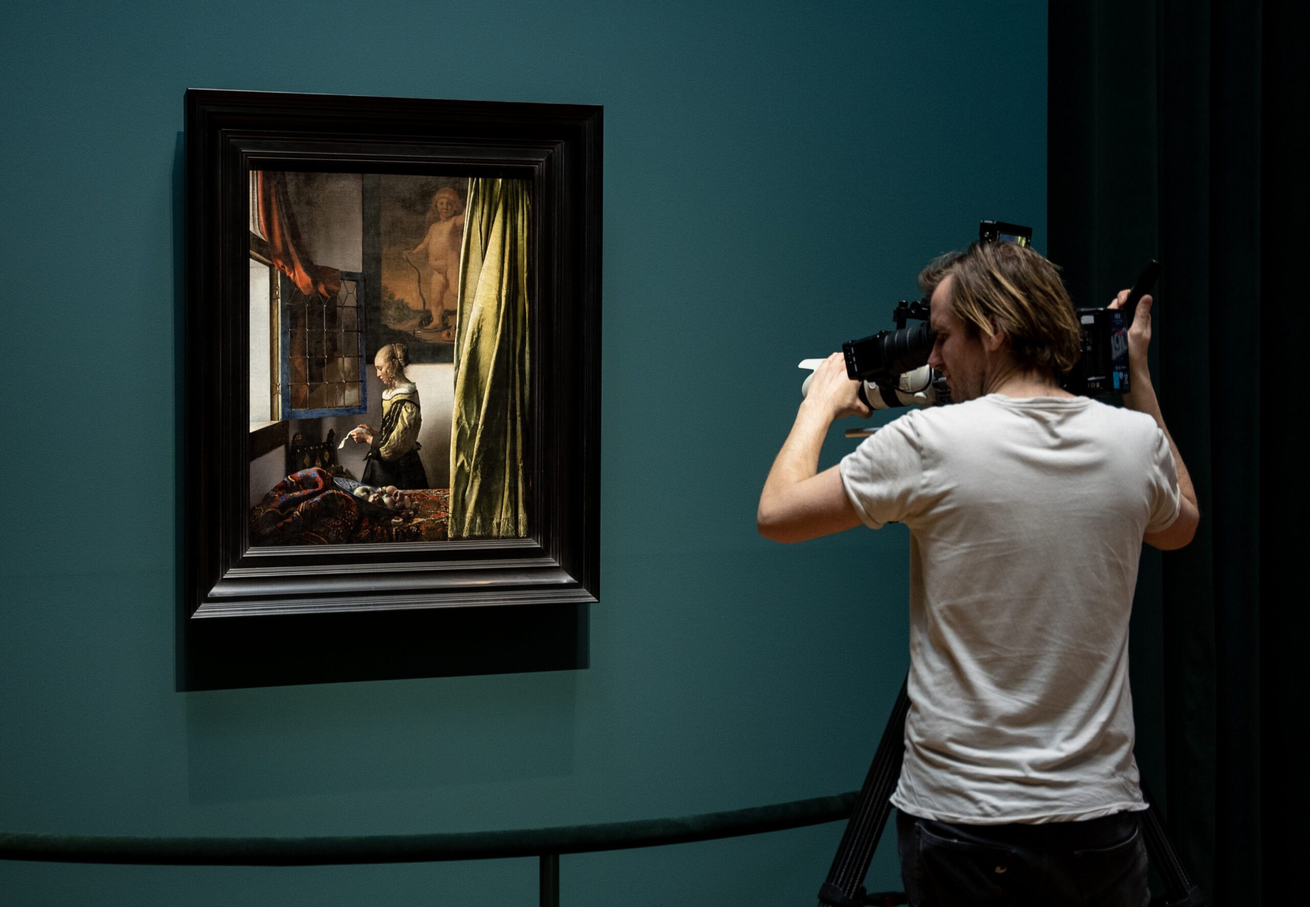 28 Vermeer - Girl Reading a Letter at an Open Window © David Bickerstaff