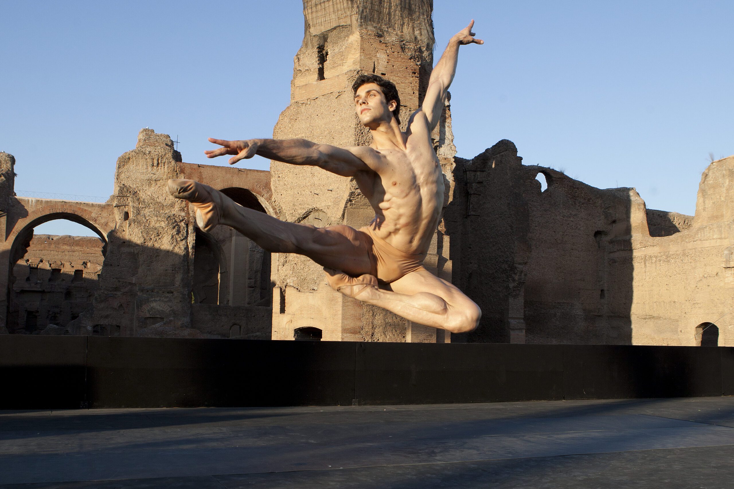 Roberto Bolle ritorna a Caracalla