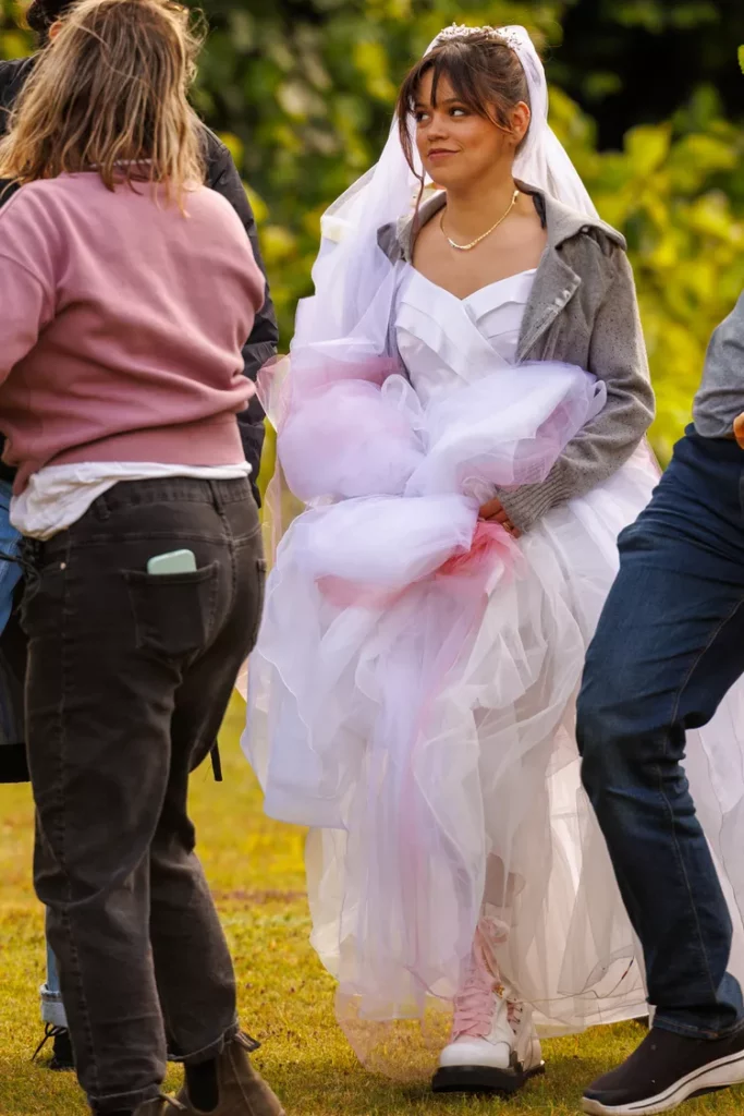 jenna ortega sul set di Beetlejuice 2 
