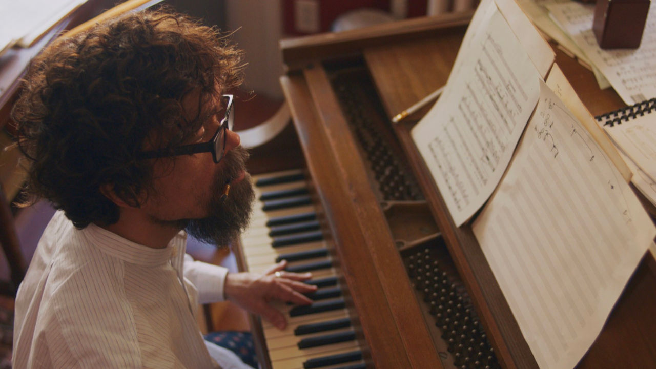 Peter Dinklage in She Came to Me