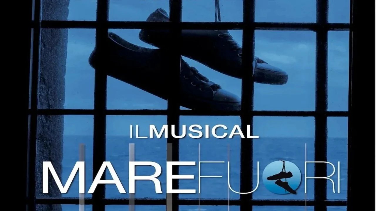 immagine mare fuori musical